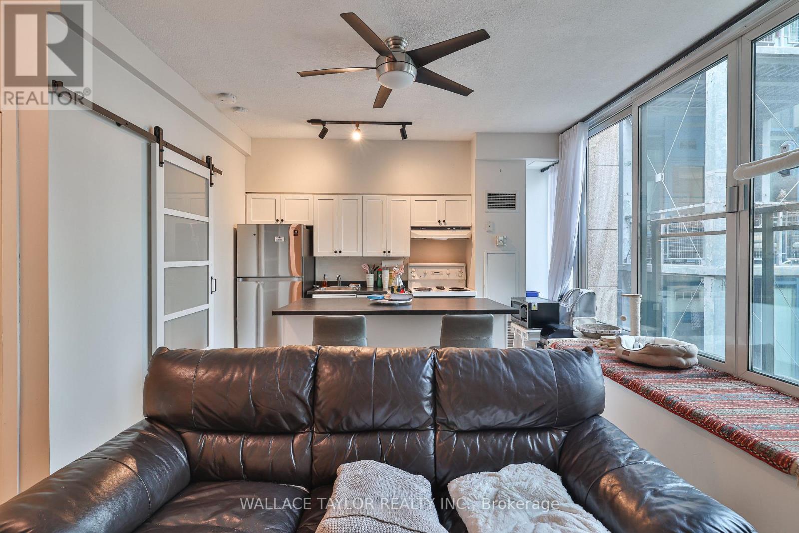 610 - 50 Camden Street, Toronto (Waterfront Communities), Ontario  M5V 3N1 - Photo 8 - C12833386