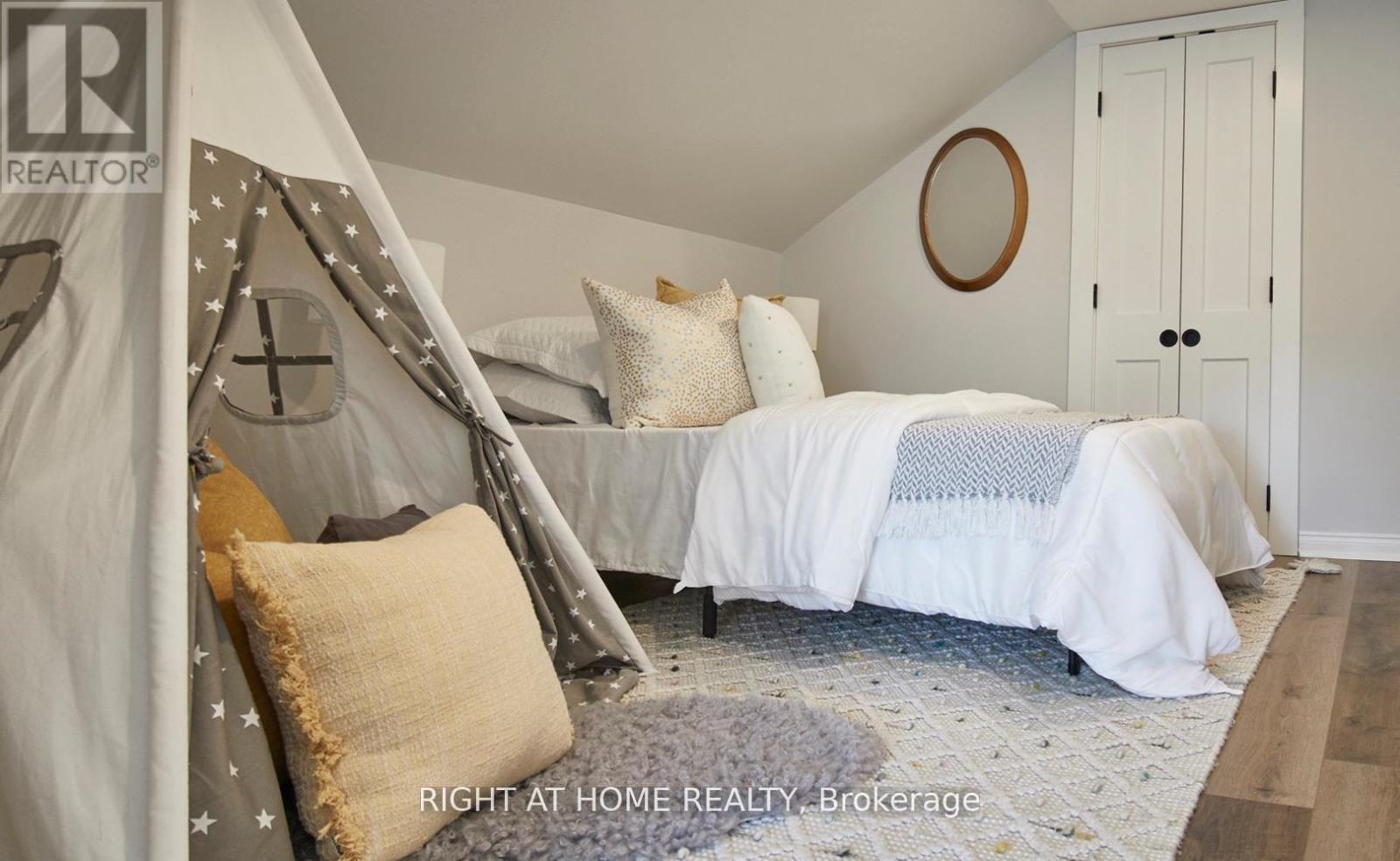 Upper - 124 Agnes Street, Oshawa, Ontario  L1G 1V4 - Photo 17 - E12833330