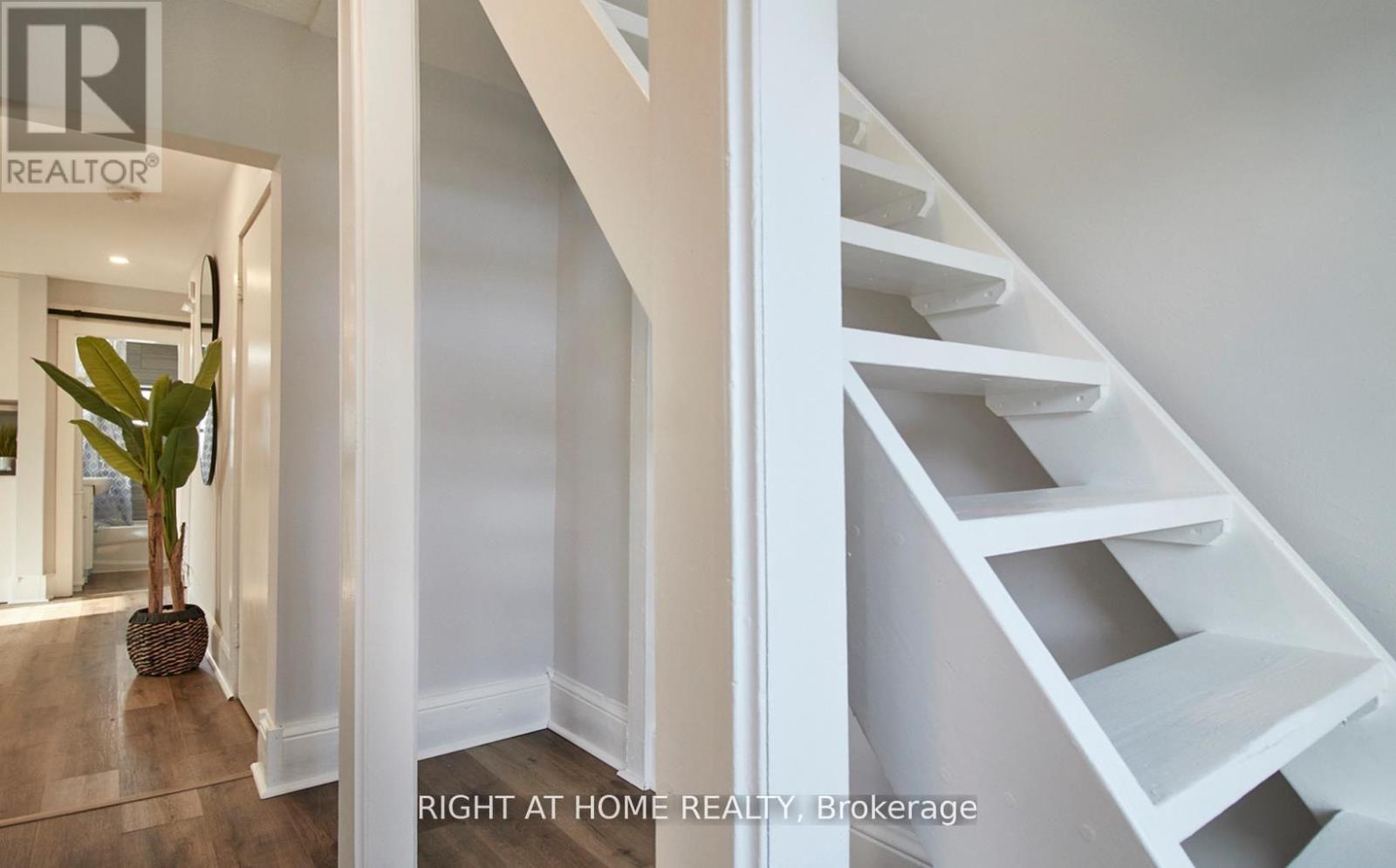 Upper - 124 Agnes Street, Oshawa, Ontario  L1G 1V4 - Photo 18 - E12833330