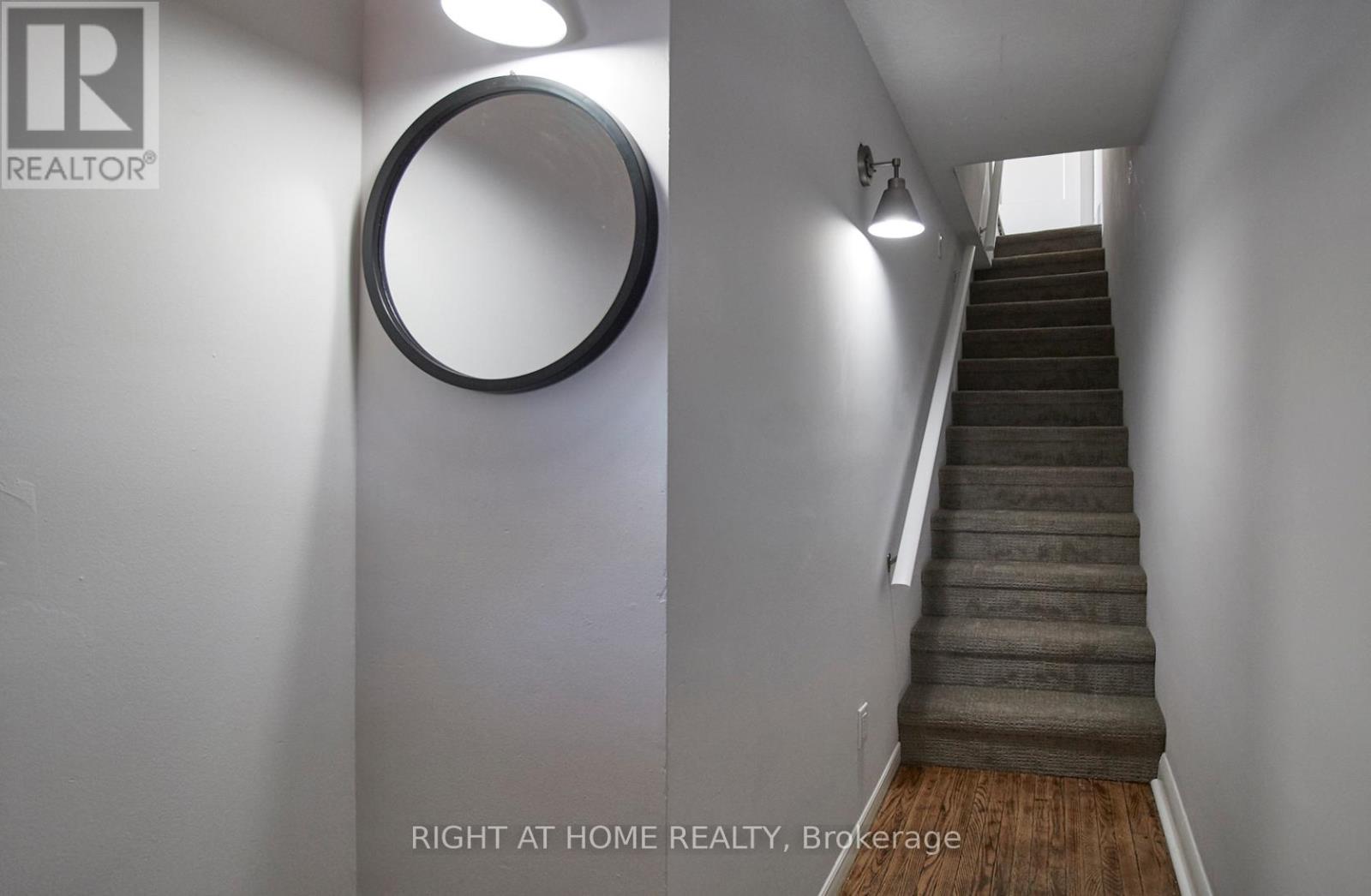 Upper - 124 Agnes Street, Oshawa, Ontario  L1G 1V4 - Photo 4 - E12833330