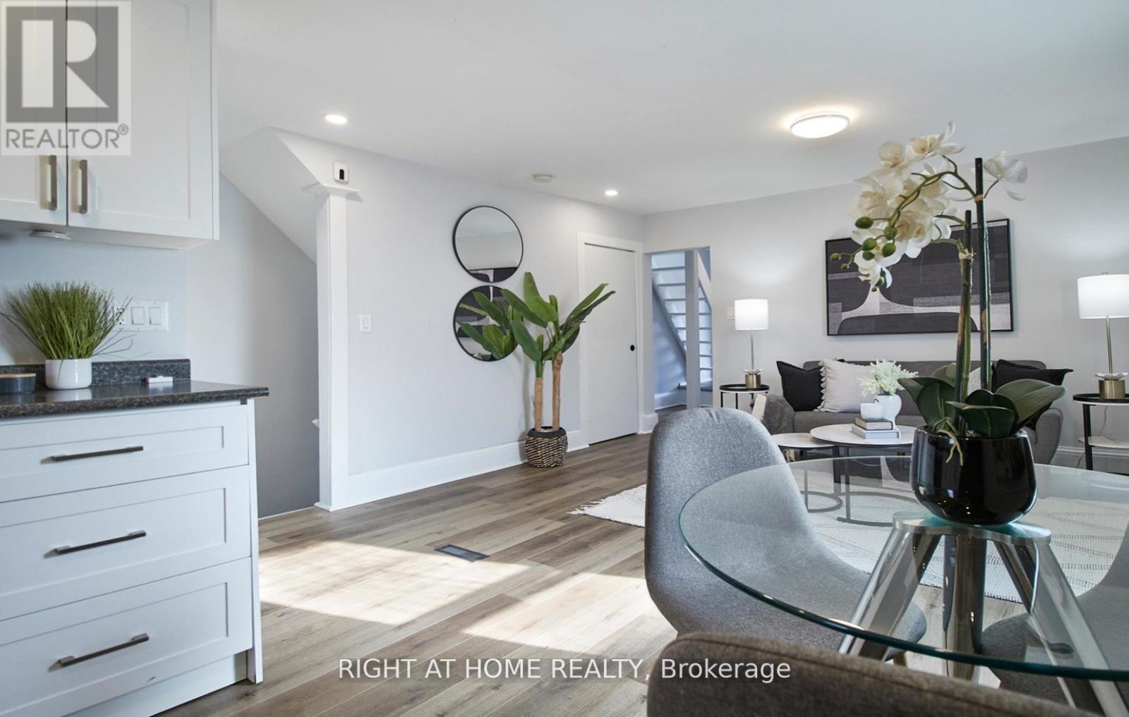 Upper - 124 Agnes Street, Oshawa, Ontario  L1G 1V4 - Photo 8 - E12833330