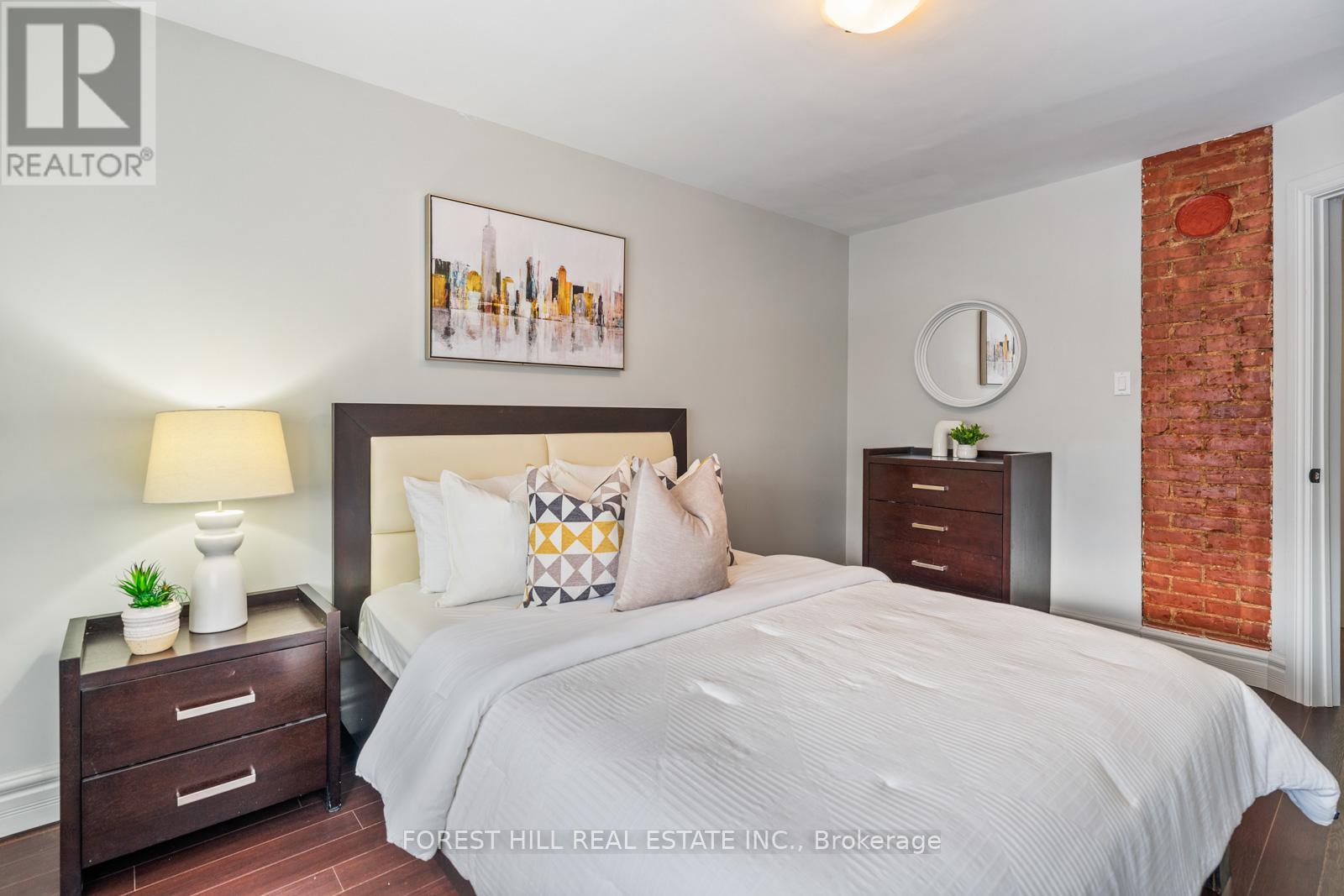 623 Harvie Avenue, Toronto, Ontario  M6E 4M4 - Photo 13 - W12818748