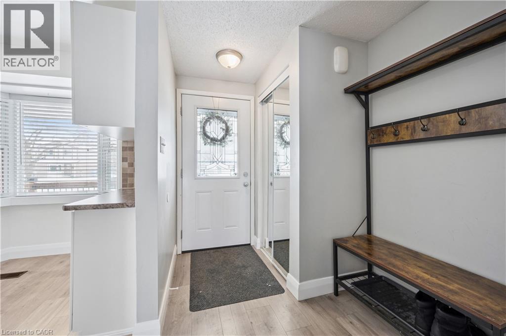 108 Northlake Drive Unit# A, Waterloo, Ontario  N2V 1H6 - Photo 4 - 40808525