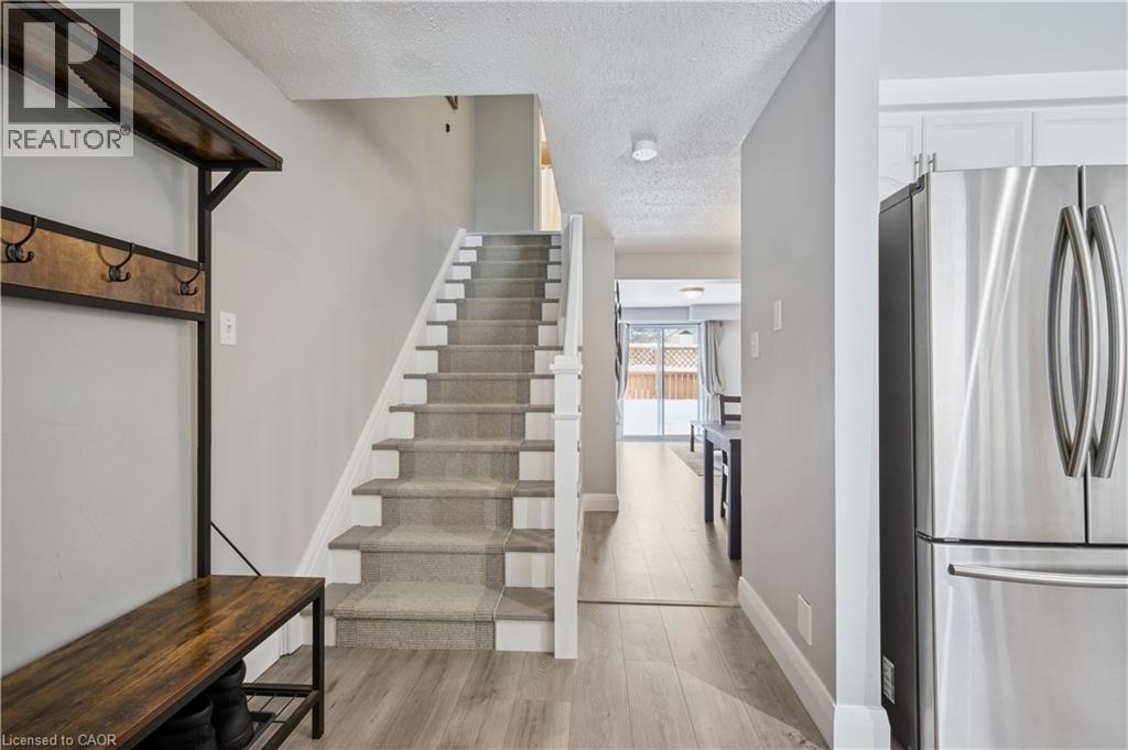 108 Northlake Drive Unit# A, Waterloo, Ontario  N2V 1H6 - Photo 5 - 40808525