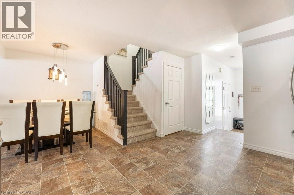 8 Renfrew Street, Kitchener, Ontario N2R 0G6 - Photo 12 - 40808440