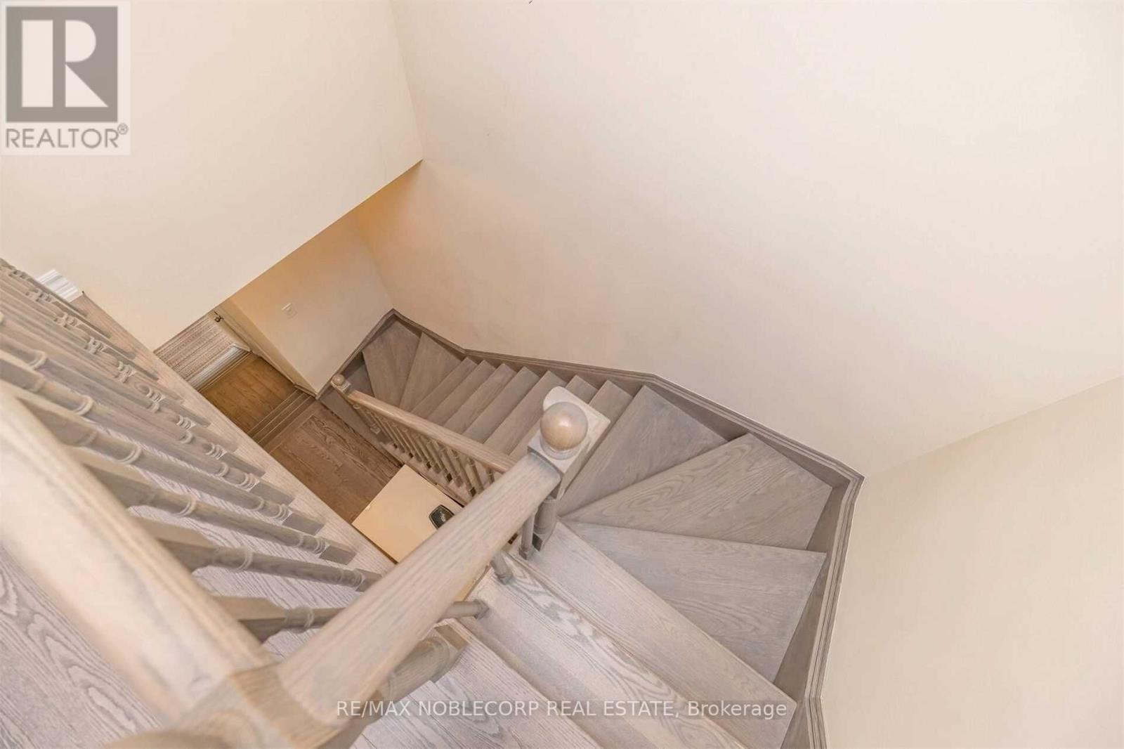 144 Sunset Terrace, Vaughan, Ontario  L4L 1A6 - Photo 14 - N12833306