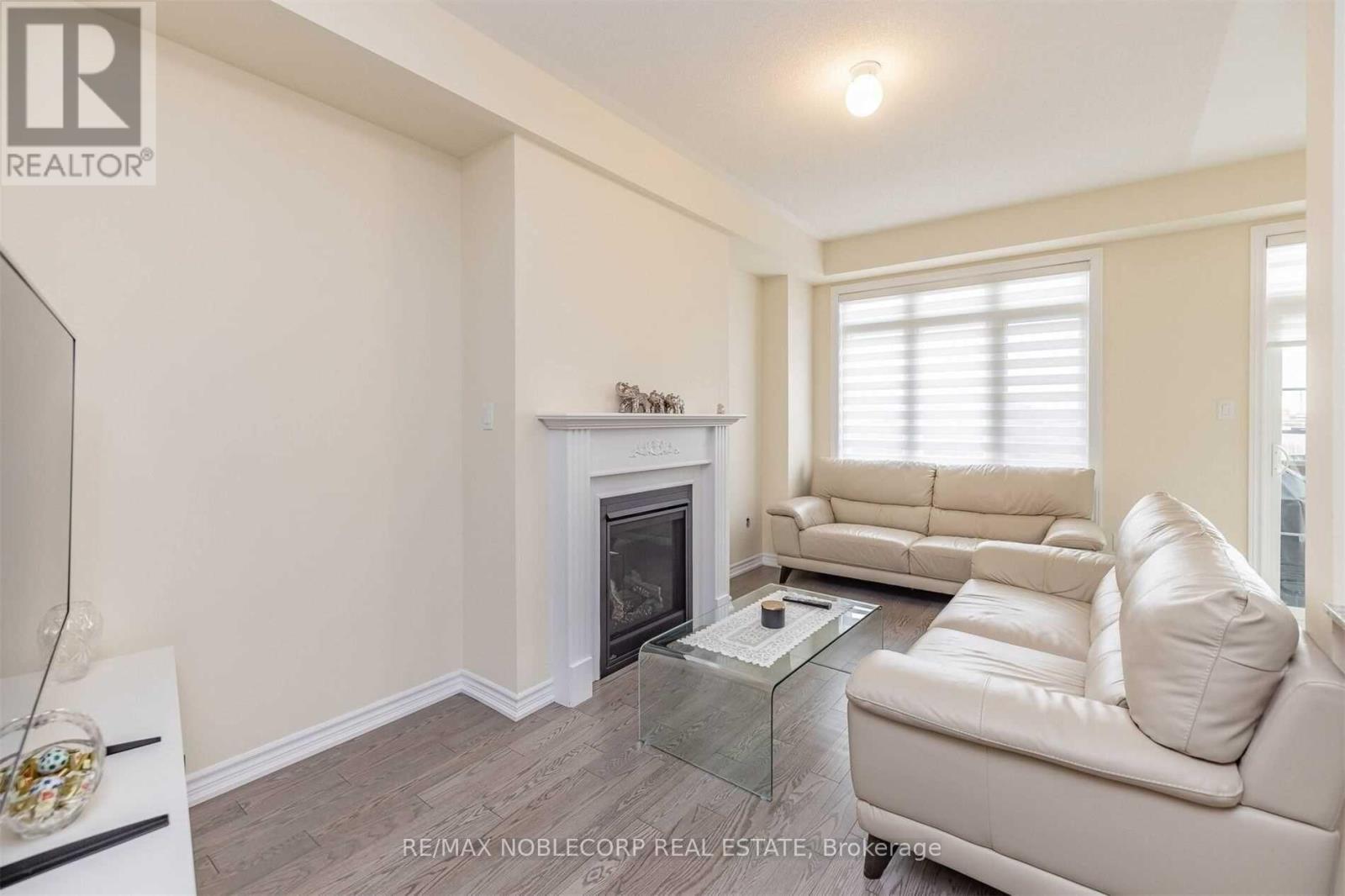 144 Sunset Terrace, Vaughan, Ontario  L4L 1A6 - Photo 8 - N12833306