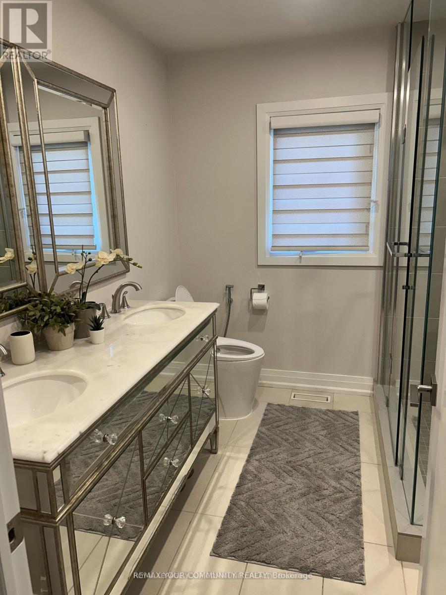 18 Theobalds Circle, Richmond Hill, Ontario  L4C 9C7 - Photo 17 - N12833464