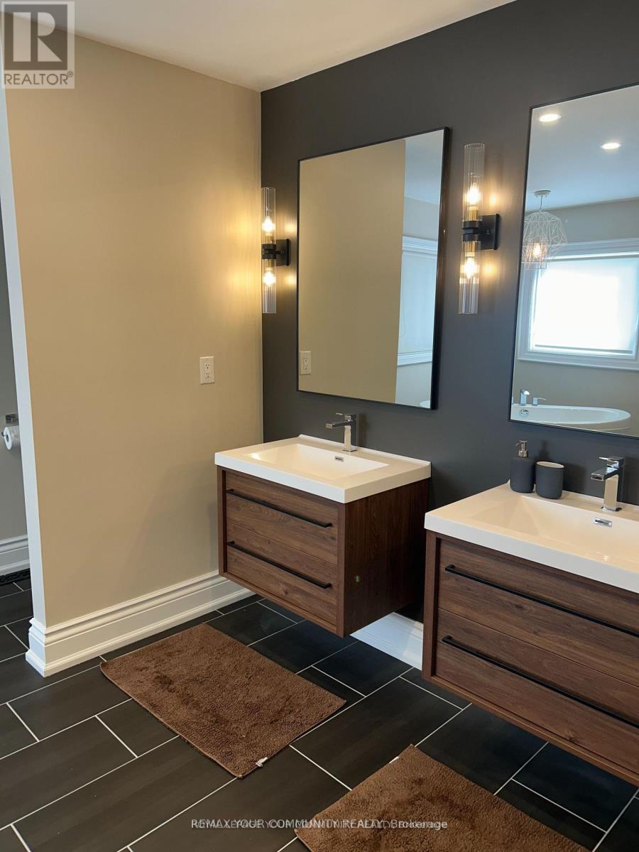 18 Theobalds Circle, Richmond Hill, Ontario  L4C 9C7 - Photo 21 - N12833464