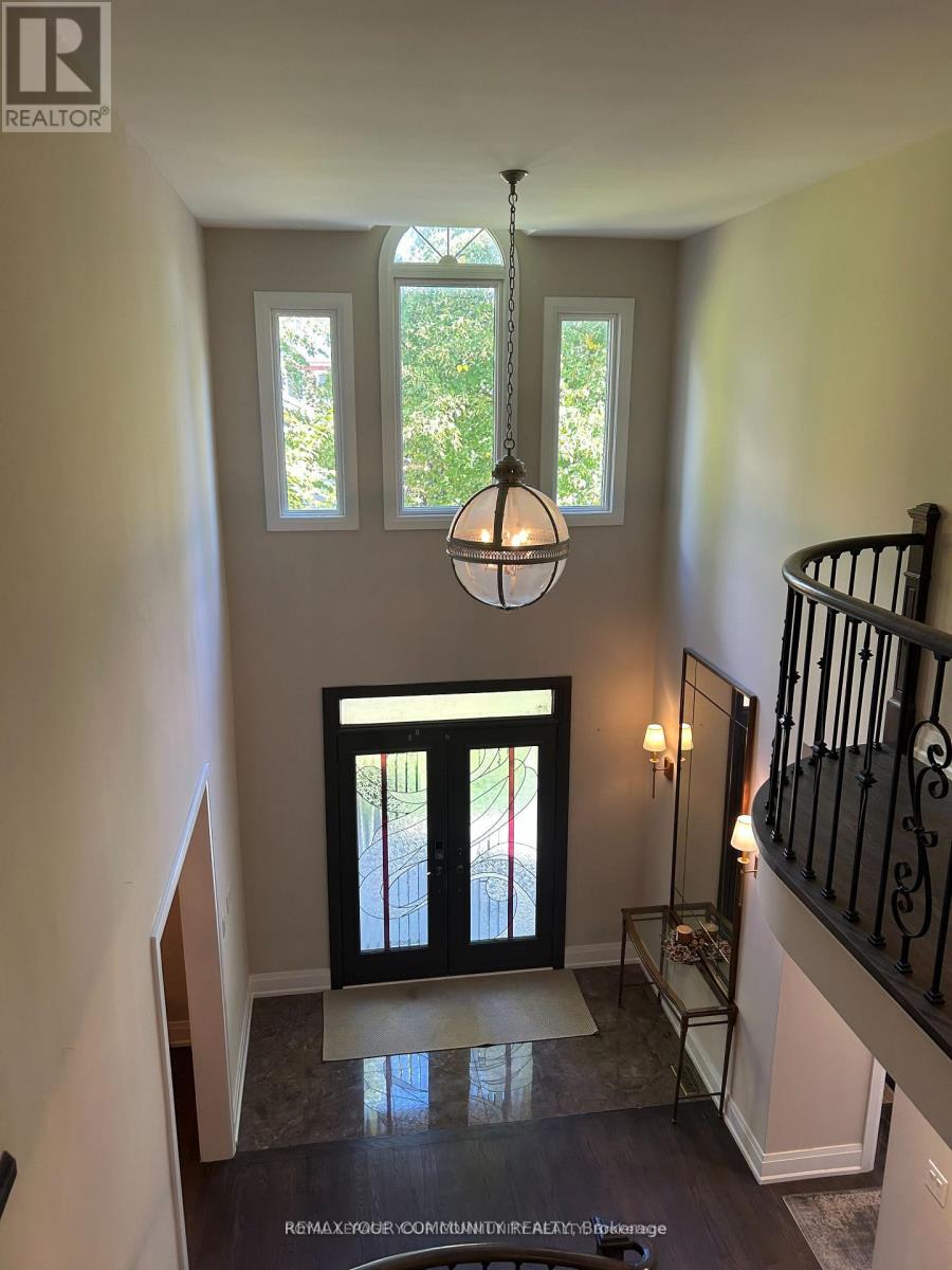 18 Theobalds Circle, Richmond Hill, Ontario  L4C 9C7 - Photo 24 - N12833464