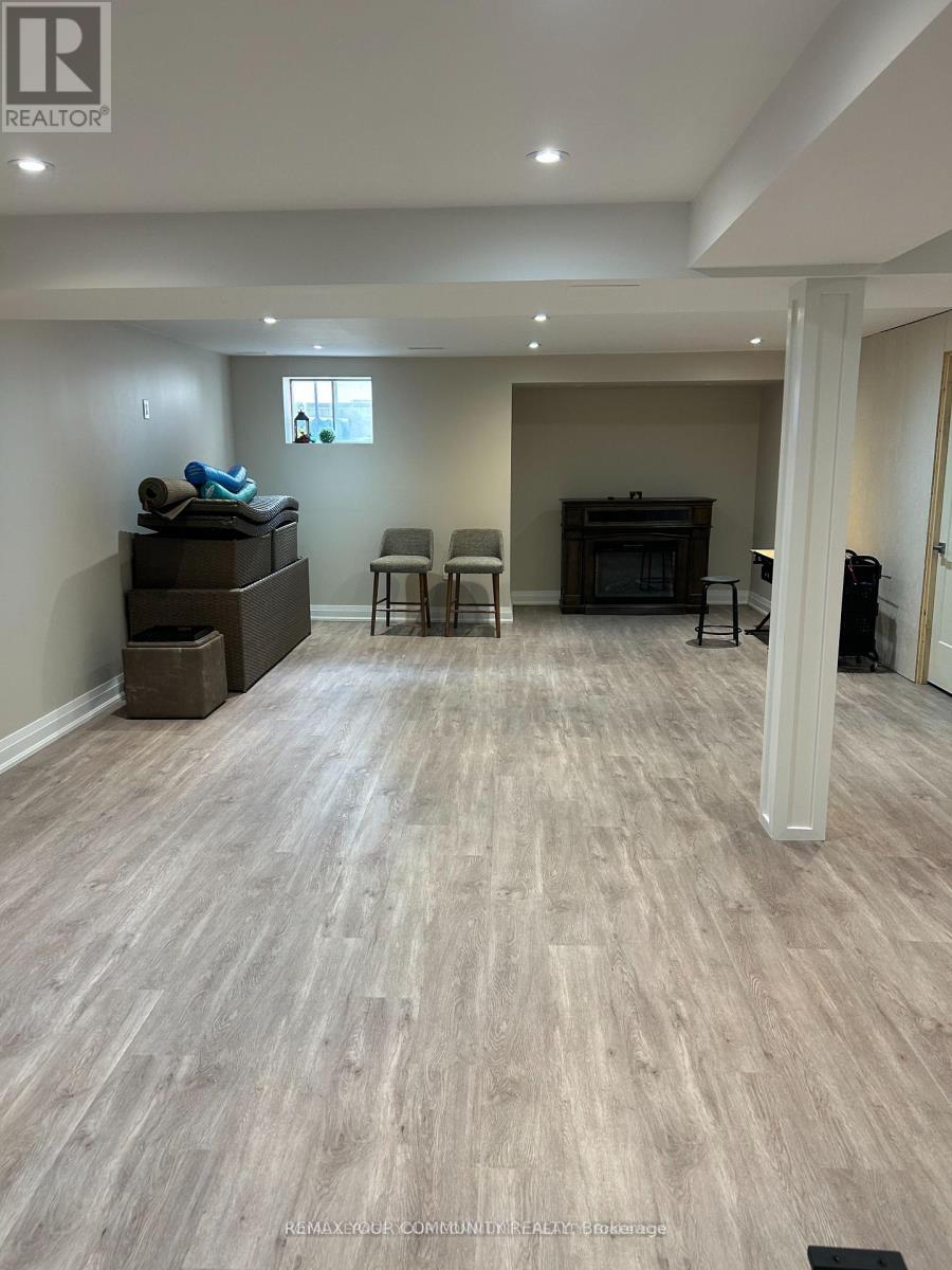 18 Theobalds Circle, Richmond Hill, Ontario  L4C 9C7 - Photo 31 - N12833464