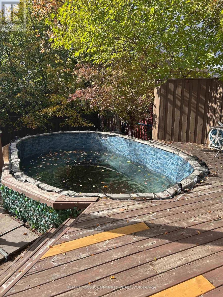 18 Theobalds Circle, Richmond Hill, Ontario  L4C 9C7 - Photo 33 - N12833464