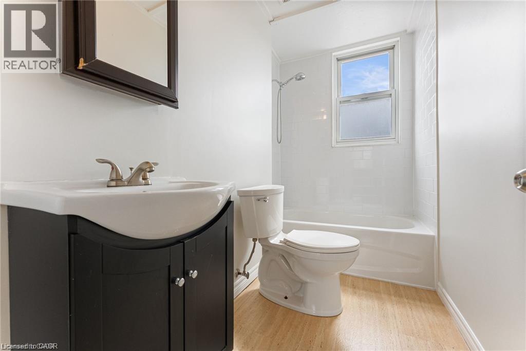 208 East Avenue N Unit# Upper, Hamilton, Ontario  L8L 5J3 - Photo 12 - 40806236