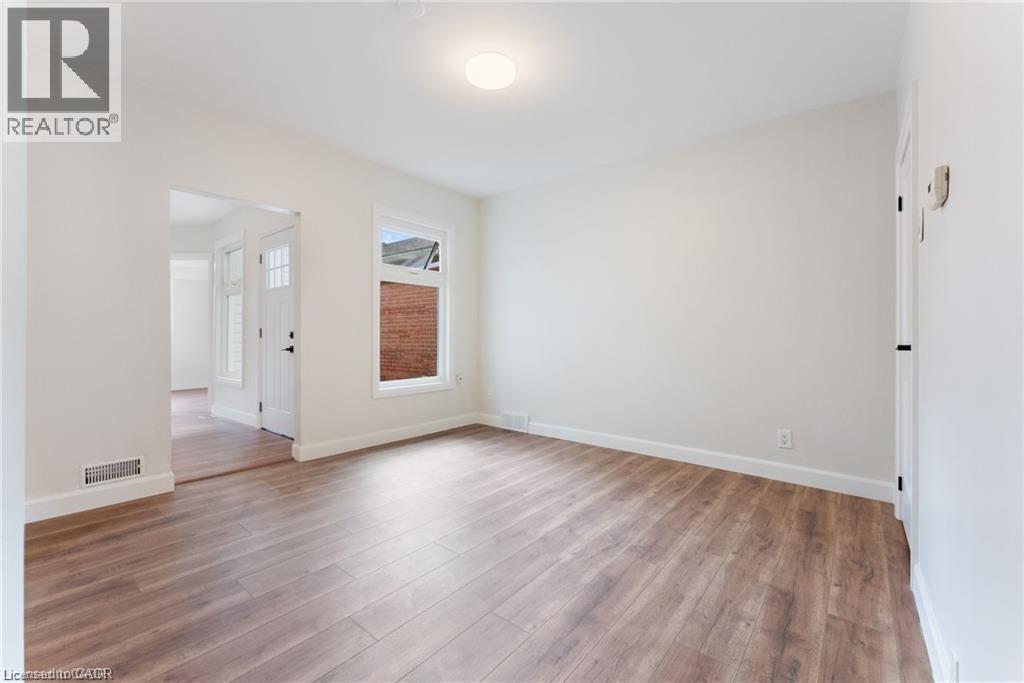 208 East Avenue N Unit# Main, Hamilton, Ontario  L8L 5J3 - Photo 9 - 40806218