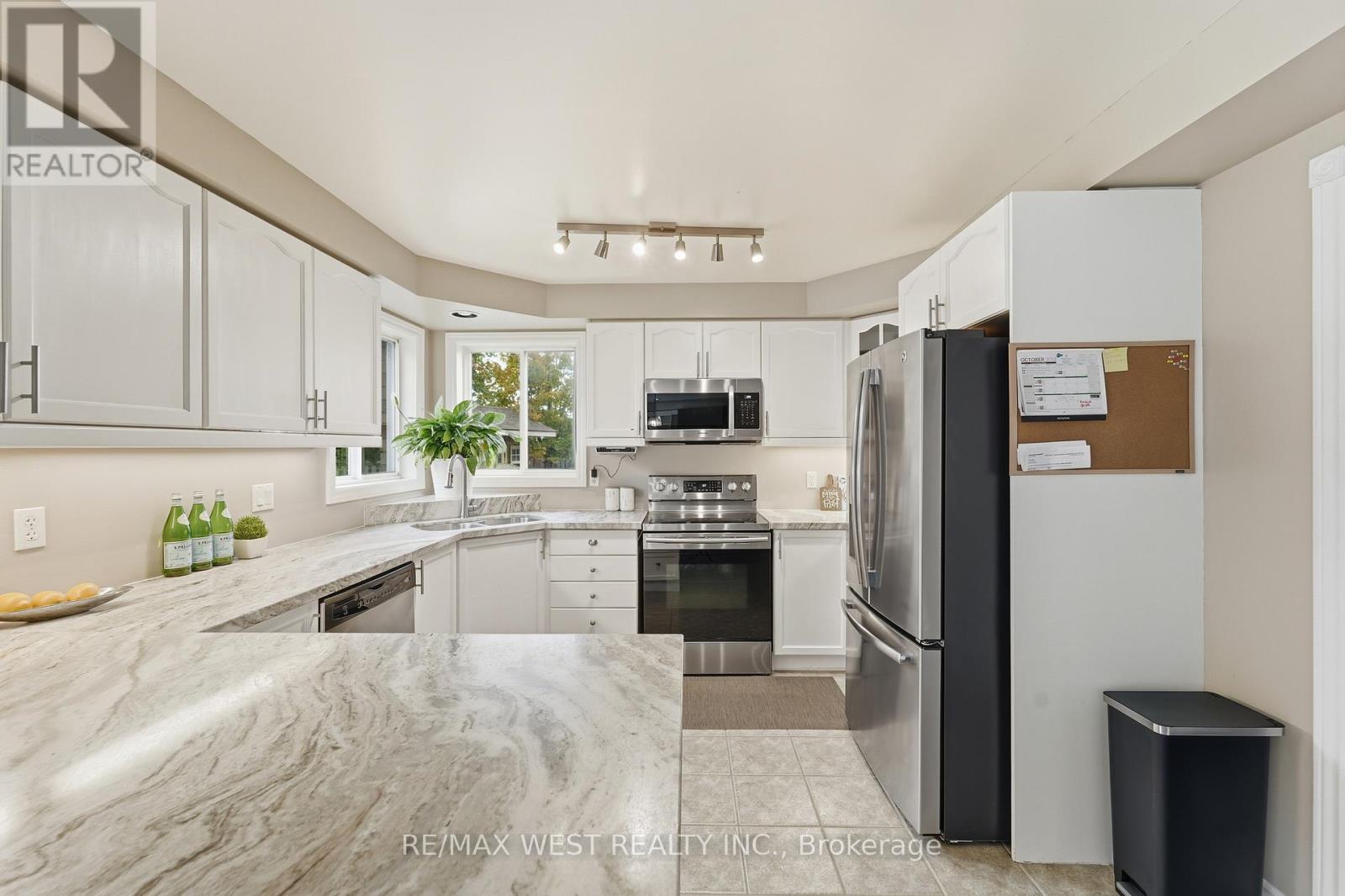 30 Ruffet Drive, Barrie (Edgehill Drive), Ontario  L4N 0P1 - Photo 14 - S12833462