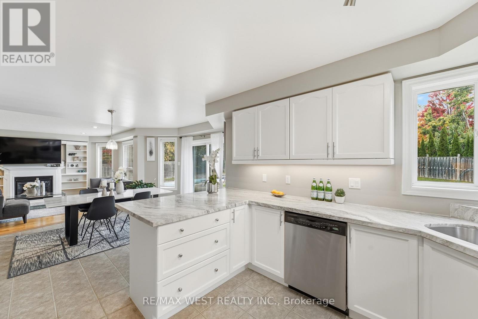 30 Ruffet Drive, Barrie (Edgehill Drive), Ontario  L4N 0P1 - Photo 15 - S12833462