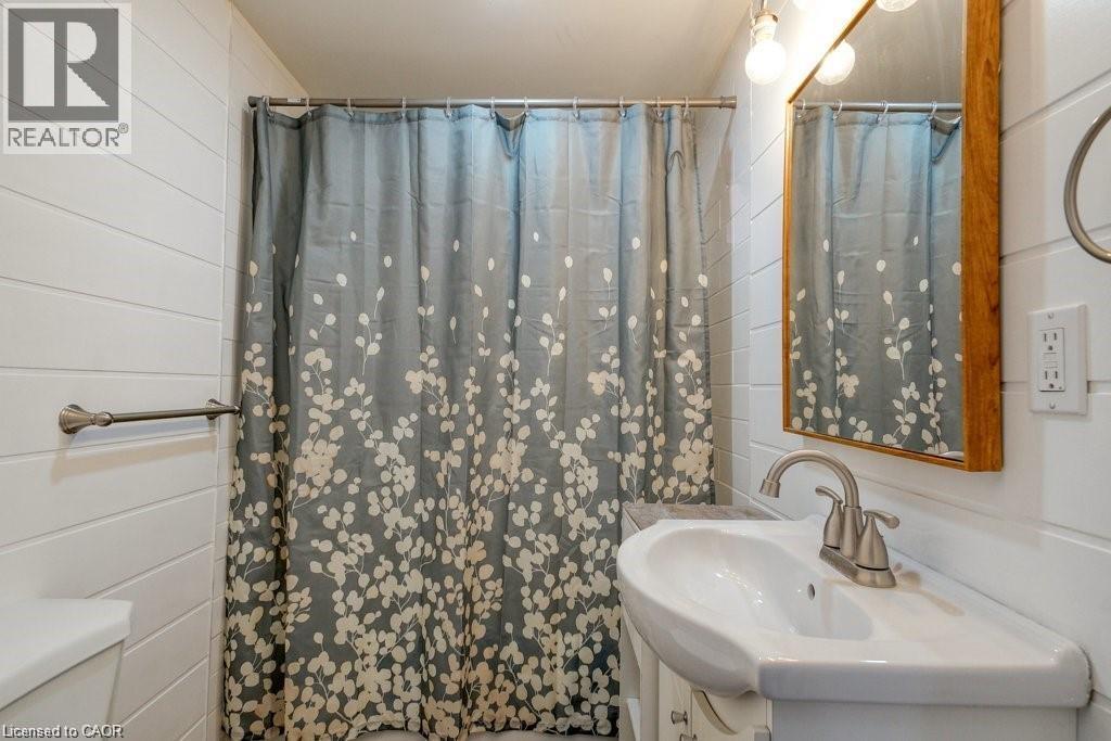 57 Chestnut Street, Kitchener, Ontario  N2H 1T7 - Photo 8 - 40804609