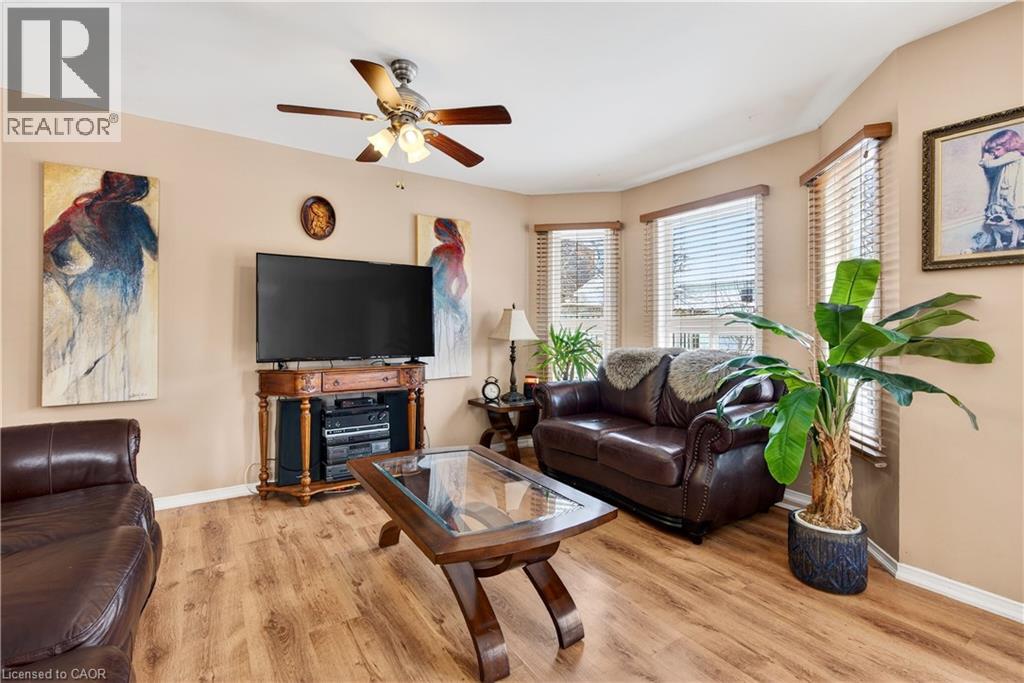 2 Evergreen Court, Brantford, Ontario  N3T 6J5 - Photo 9 - 40807107