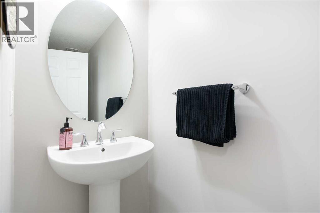 2 Osborne Common Sw, Airdrie, Alberta  T4B 1R5 - Photo 15 - A2287926