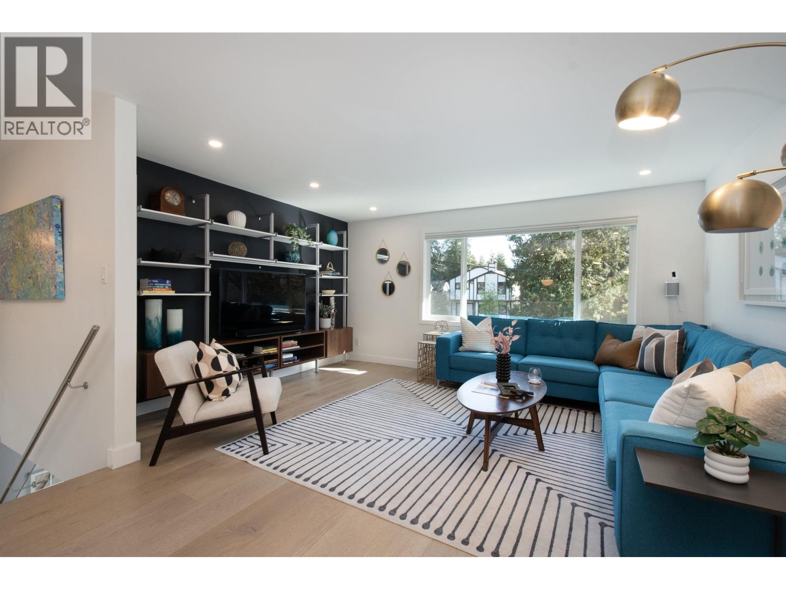 3981 Lynn Valley Road, North Vancouver, British Columbia  V7K 2T1 - Photo 3 - R3094512