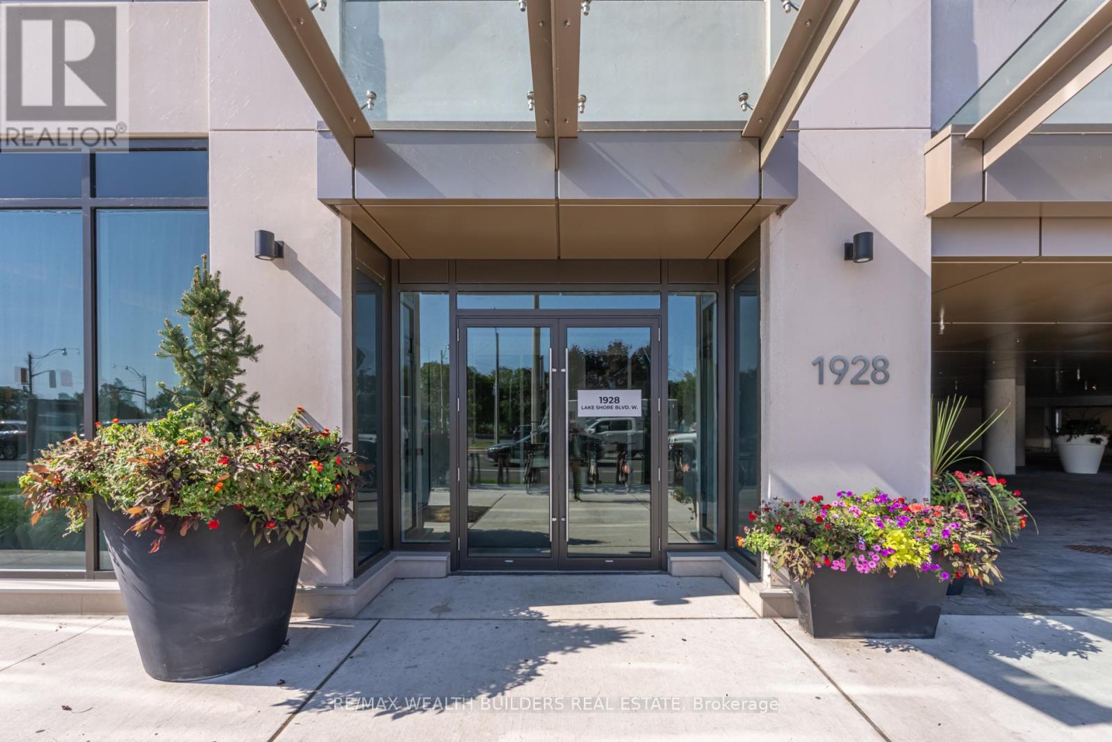 4209 - 1928 Lake Shore Boulevard W, Toronto, Ontario  M6S 0B1 - Photo 3 - W12833302