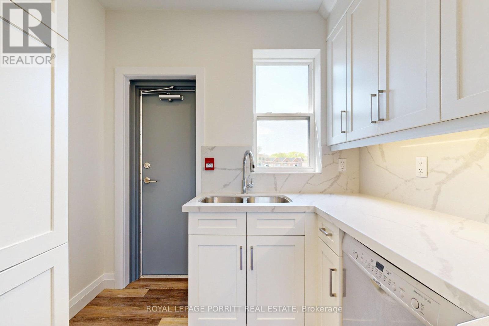 #5 - 254 Armadale Avenue, Toronto (Runnymede-Bloor West Village), Ontario  M6S 3X4 - Photo 10 - W12833328