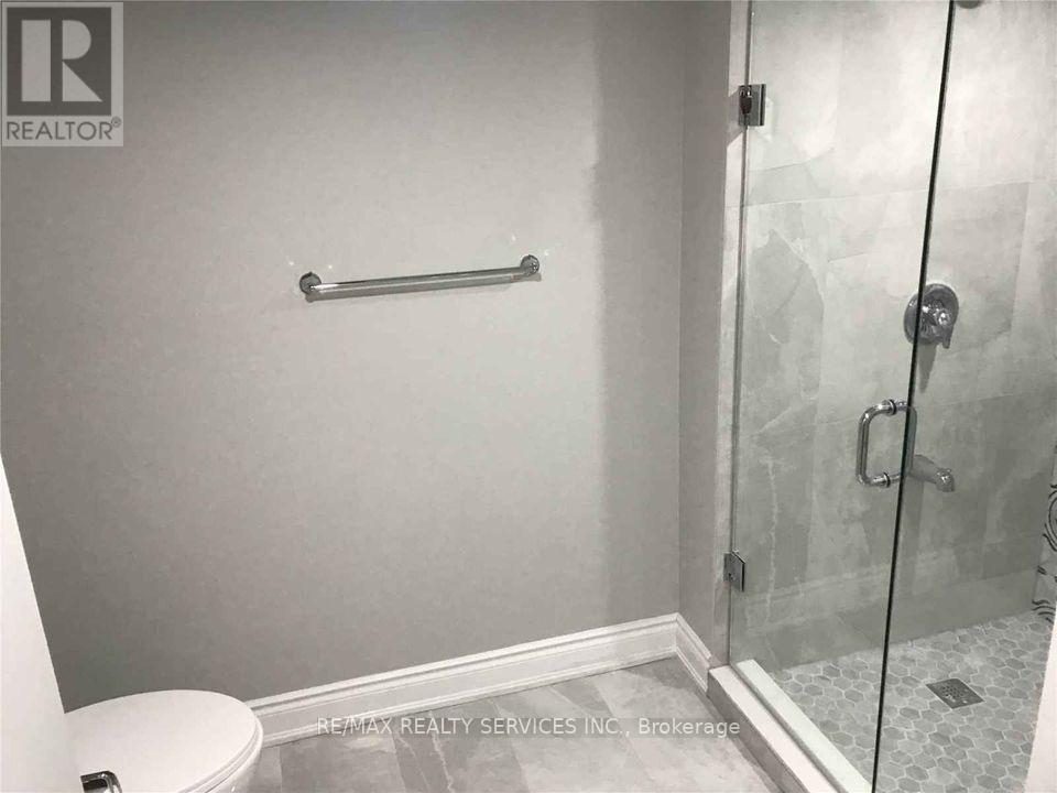 163 Cresthaven Road, Brampton, Ontario  L7A 1H5 - Photo 10 - W12833382