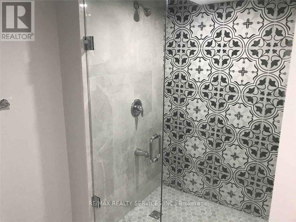 163 Cresthaven Road, Brampton, Ontario  L7A 1H5 - Photo 11 - W12833382