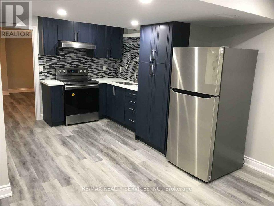 163 Cresthaven Road, Brampton, Ontario  L7A 1H5 - Photo 4 - W12833382