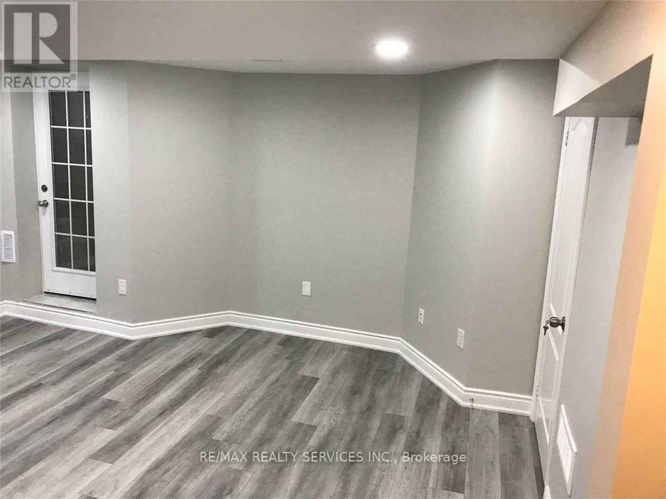 163 Cresthaven Road, Brampton, Ontario  L7A 1H5 - Photo 7 - W12833382