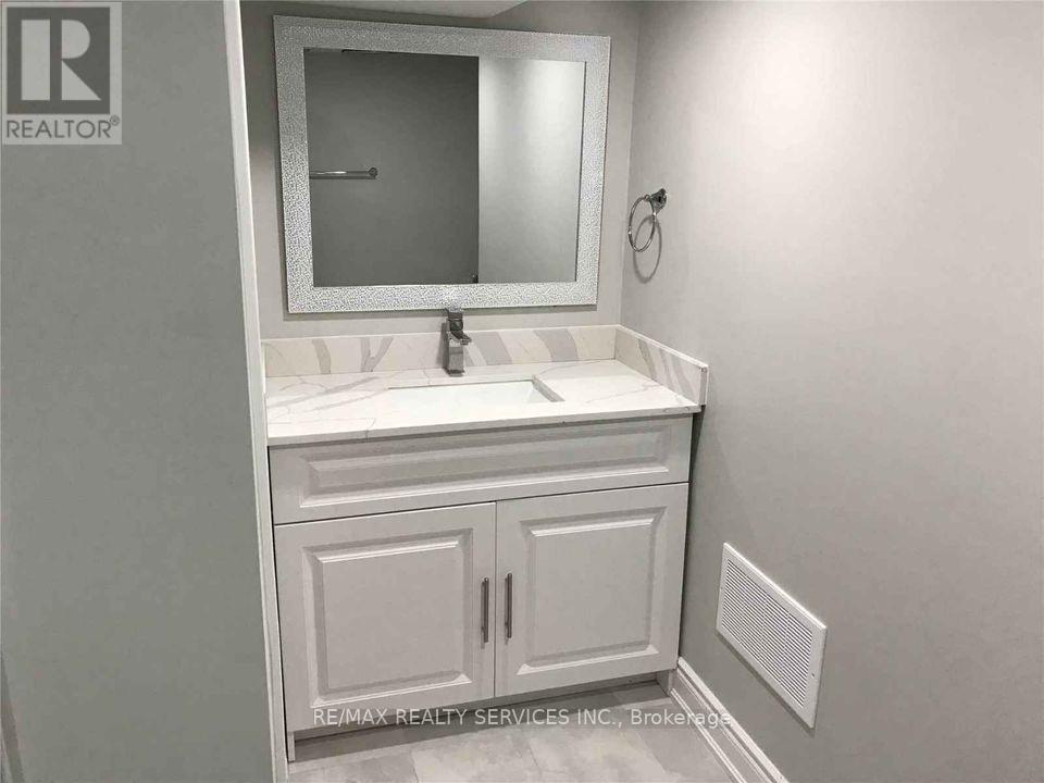 163 Cresthaven Road, Brampton, Ontario  L7A 1H5 - Photo 9 - W12833382