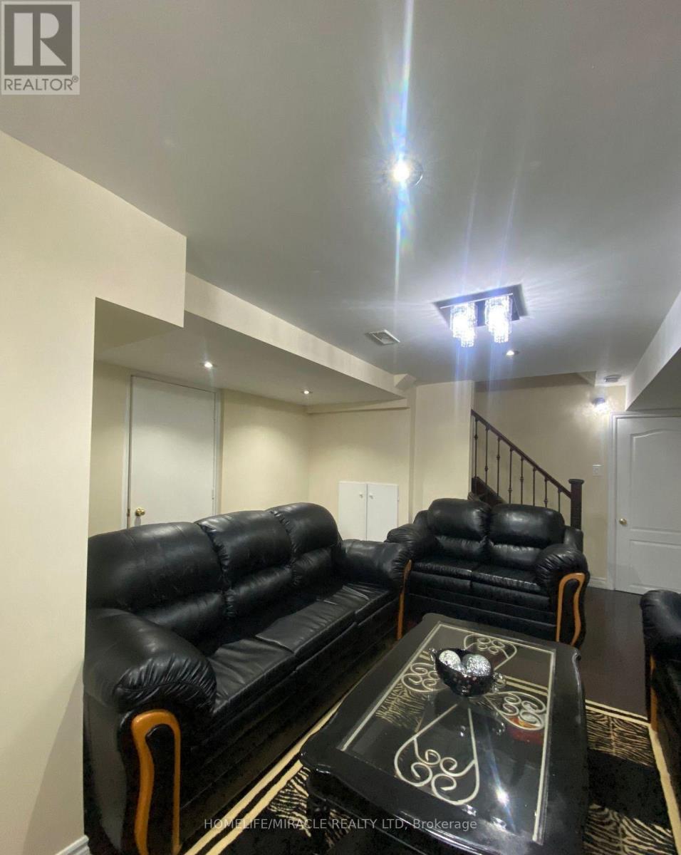 1 Buckler Street, Brampton, Ontario  L6R 0H4 - Photo 34 - W12833446