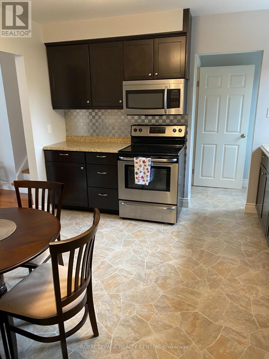 35 Aintree Crescent, Brampton, Ontario  L6T 2T2 - Photo 12 - W12833492