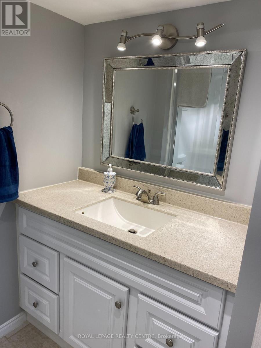 35 Aintree Crescent, Brampton, Ontario  L6T 2T2 - Photo 27 - W12833492