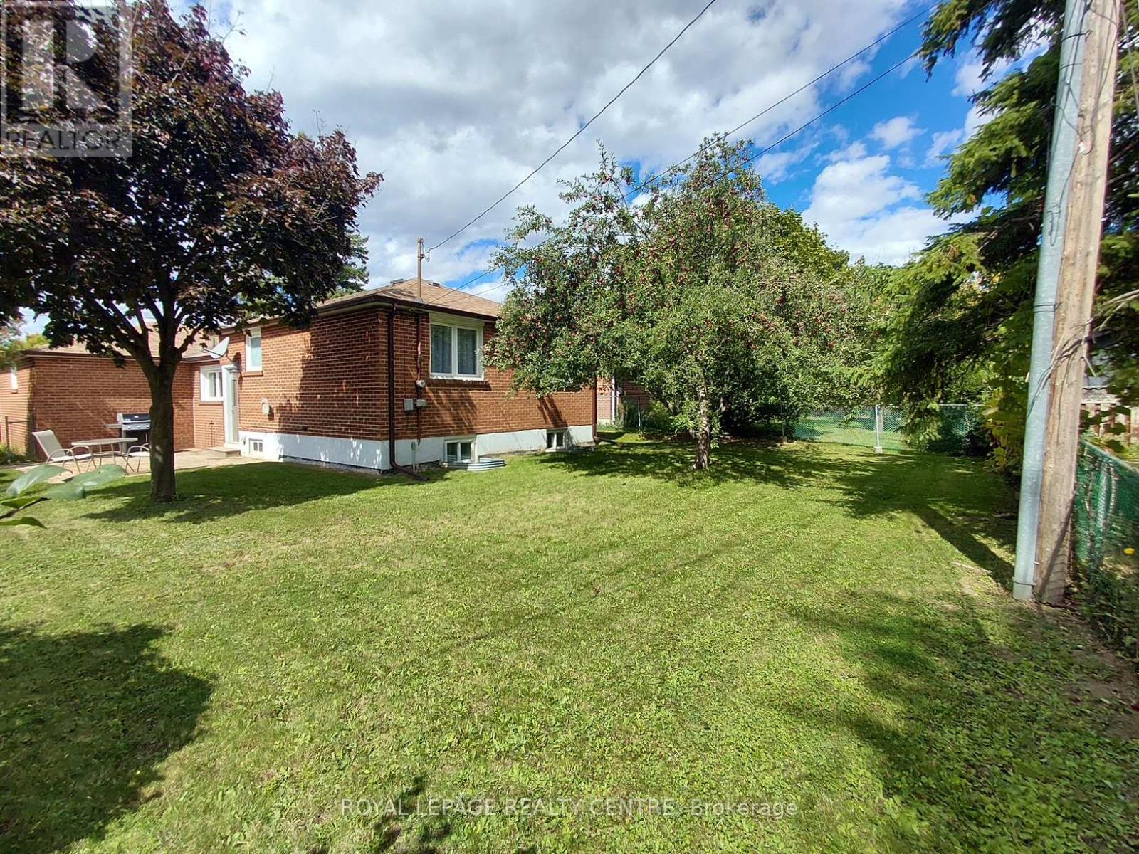 35 Aintree Crescent, Brampton, Ontario  L6T 2T2 - Photo 32 - W12833492