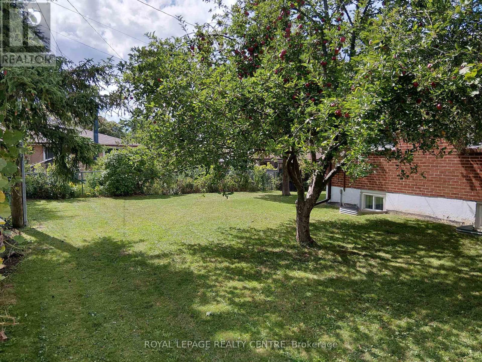 35 Aintree Crescent, Brampton, Ontario  L6T 2T2 - Photo 33 - W12833492