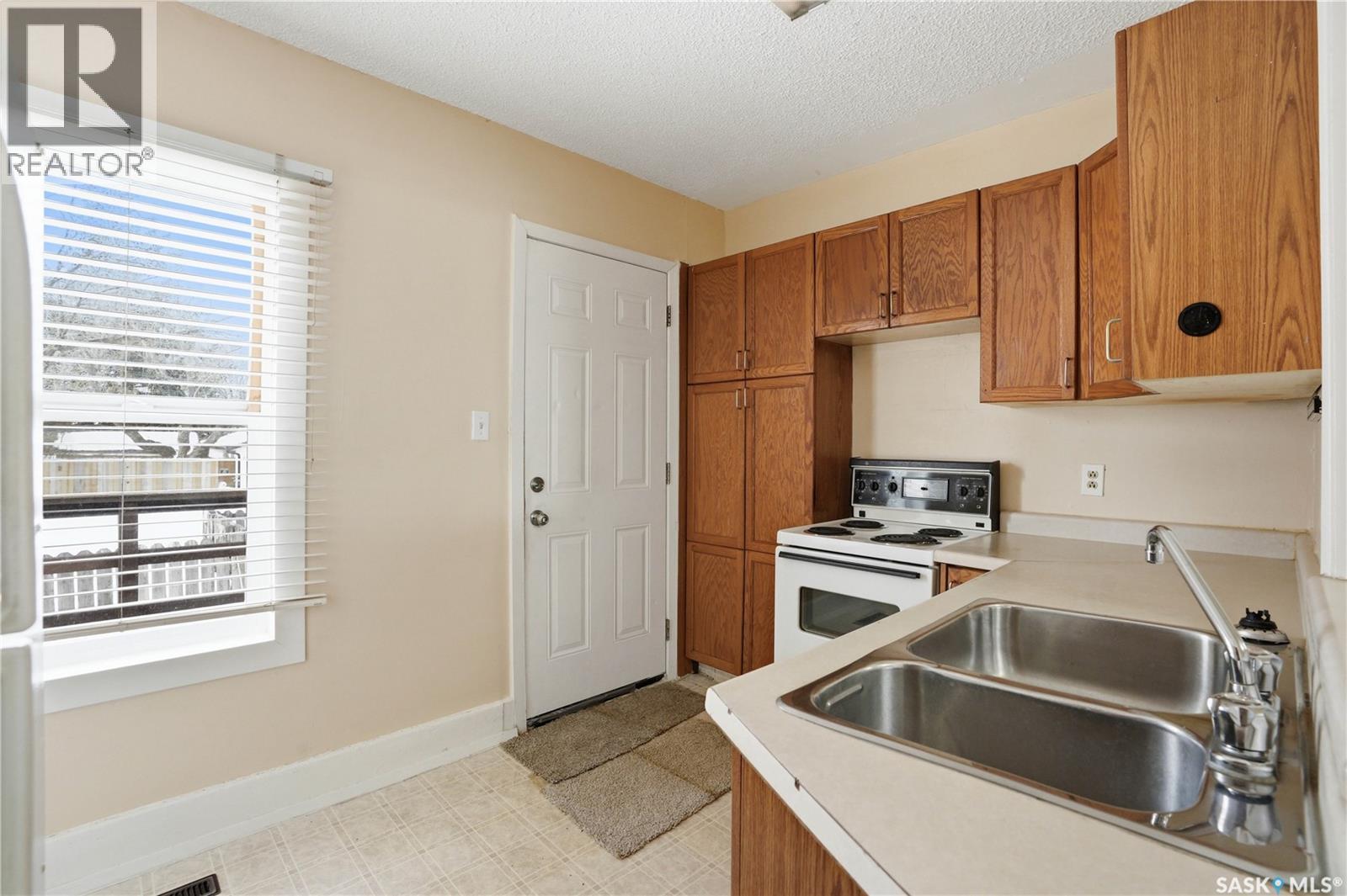 1121 H Avenue N, Saskatoon, Saskatchewan  S7L 2C8 - Photo 10 - SK029202