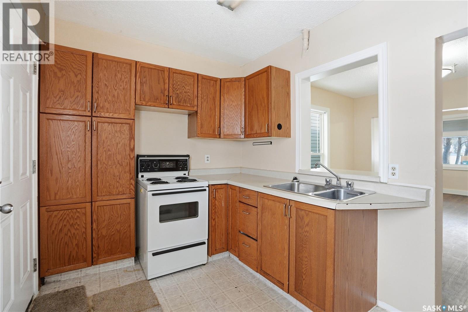 1121 H Avenue N, Saskatoon, Saskatchewan  S7L 2C8 - Photo 11 - SK029202