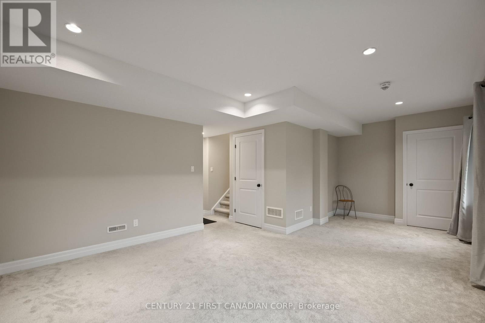 Photo 35 of 49 for 2 - 555 Sunningdale Road E