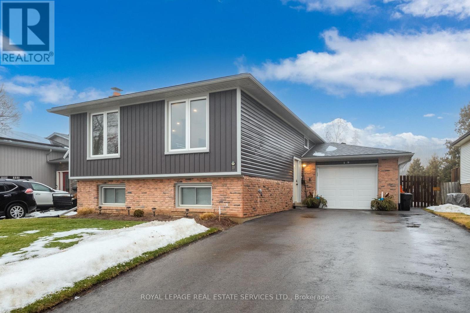 19 Southglen Road, Brant, Ontario  N3R 6Z8 - Photo 2 - X12833422