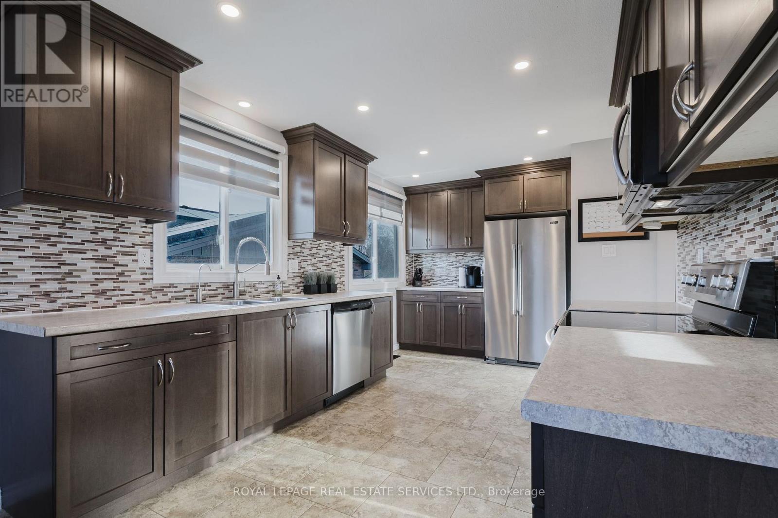 19 Southglen Road, Brant, Ontario  N3R 6Z8 - Photo 8 - X12833422