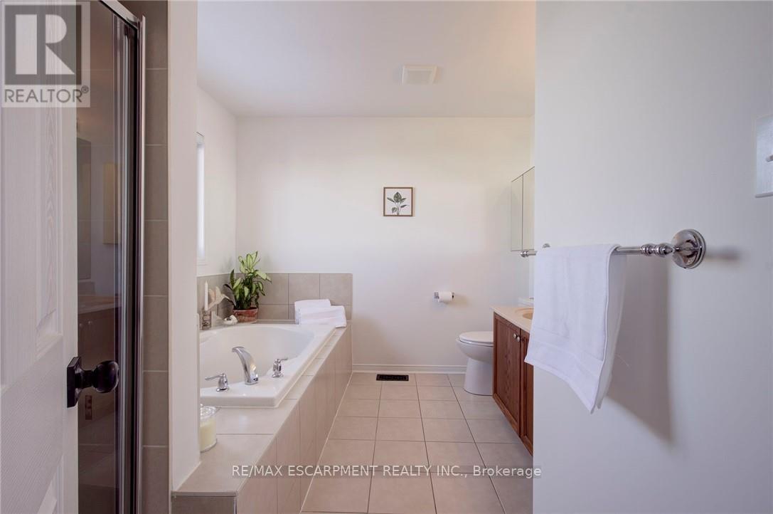 106 Voyager Pass, Hamilton, Ontario L0R 1C0 - Photo 23 - X12833424