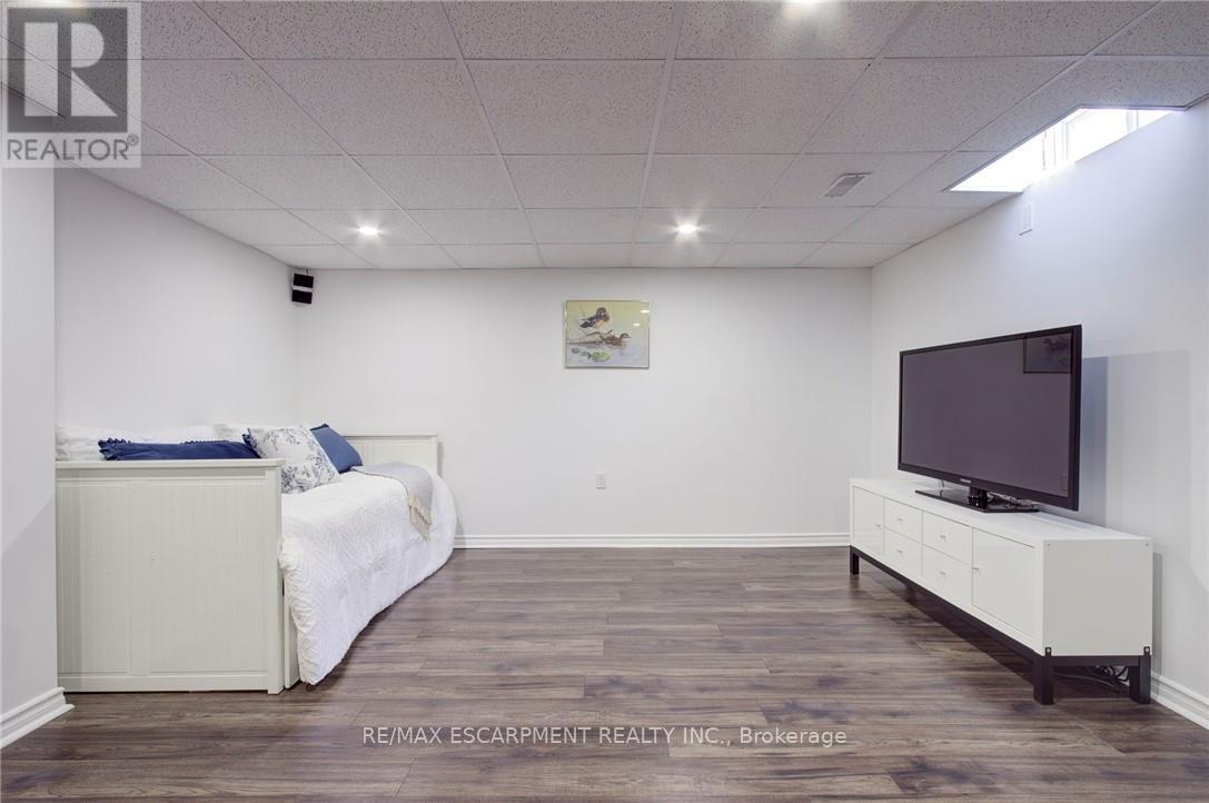 106 Voyager Pass, Hamilton, Ontario L0R 1C0 - Photo 34 - X12833424