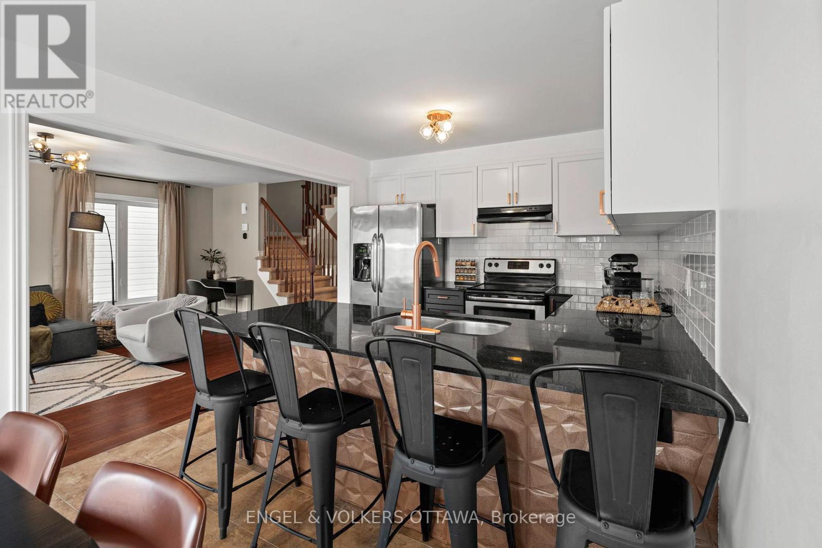 166 Lily Pond Street, Ottawa, Ontario  K2M 0J5 - Photo 13 - X12833414