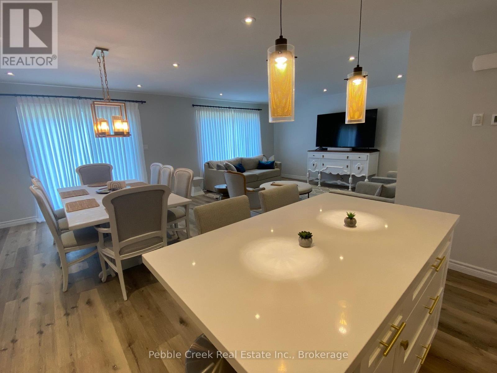 9 Sweet Water Drive N, Ashfield-Colborne-Wawanosh, Ontario N7A 0C1 - Photo 10 - X12833550