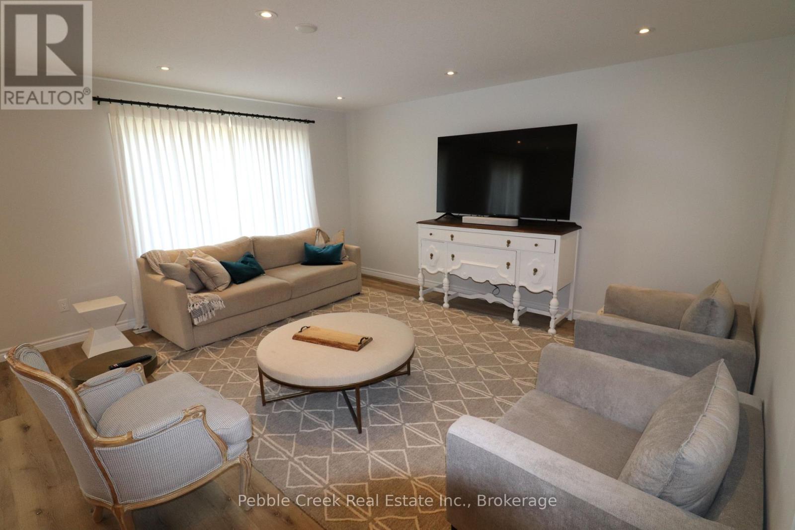 9 Sweet Water Drive N, Ashfield-Colborne-Wawanosh, Ontario N7A 0C1 - Photo 15 - X12833550