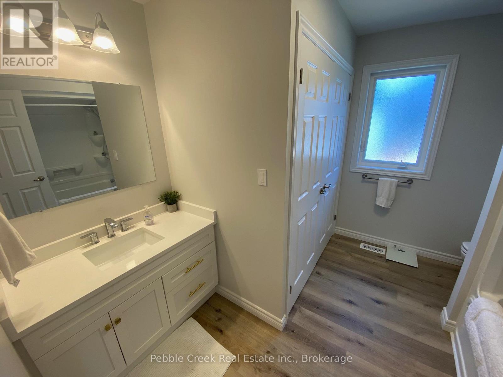 9 Sweet Water Drive N, Ashfield-Colborne-Wawanosh, Ontario N7A 0C1 - Photo 23 - X12833550