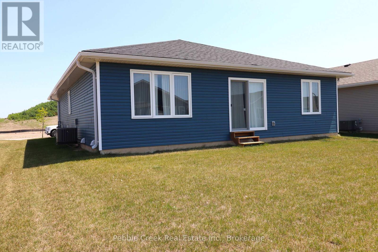 9 Sweet Water Drive N, Ashfield-Colborne-Wawanosh, Ontario N7A 0C1 - Photo 32 - X12833550