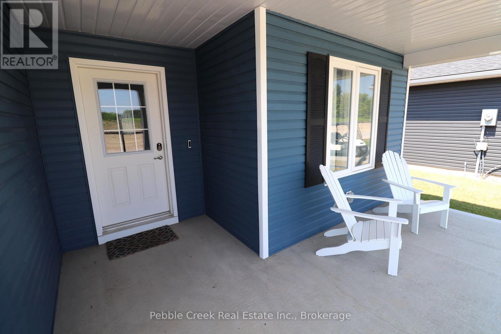 9 Sweet Water Drive N, Ashfield-Colborne-Wawanosh, Ontario N7A 0C1 - Photo 4 - X12833550