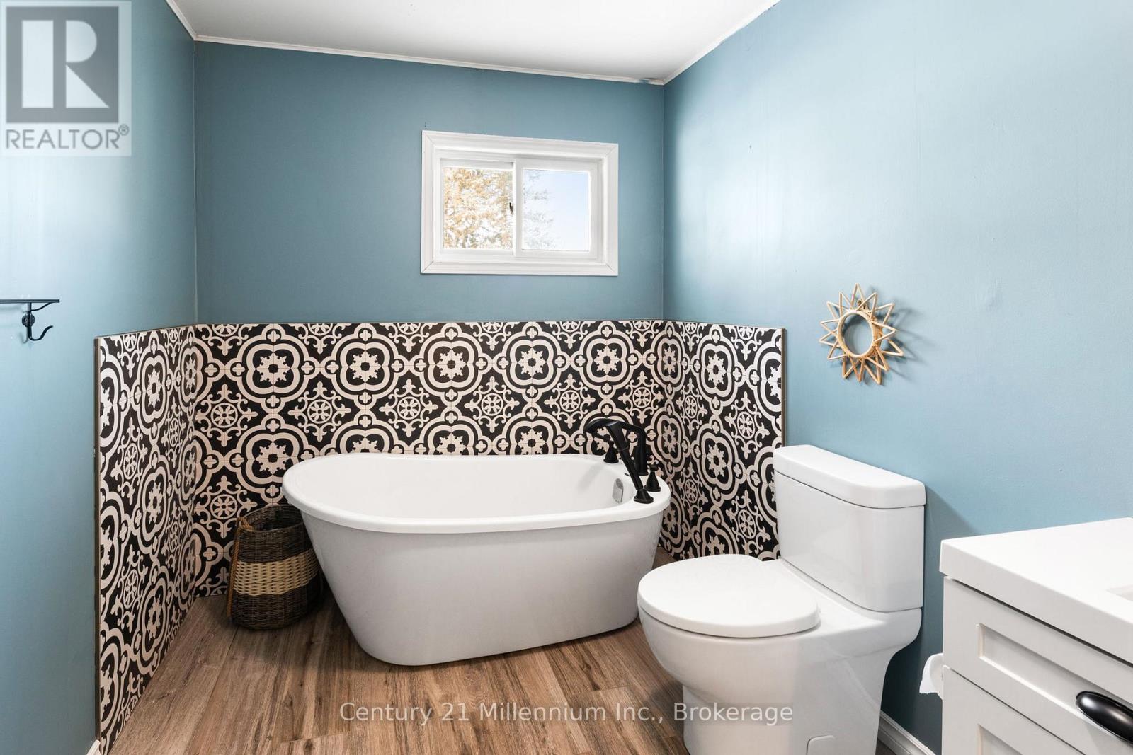 155 Artemesia Street N, Southgate, Ontario N0C 1B0 - Photo 22 - X12833564